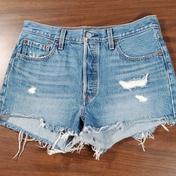 Levi’s 501 High Rise Distressed‎ Denim Shorts in Drive Me Crazy Size 29 - Picture 5 of 10